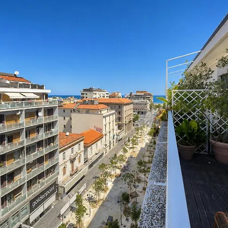 Sea Front Luxury Corso Umberto Apartment *